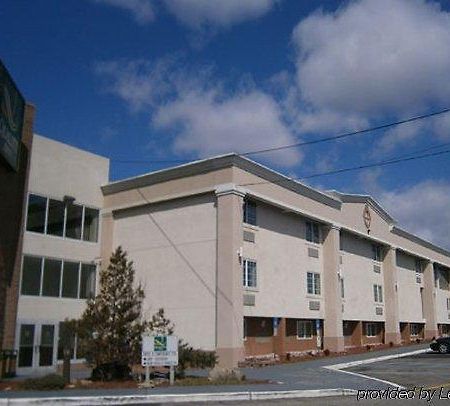Quality Inn & Conference Center Maple Shade エクステリア 写真