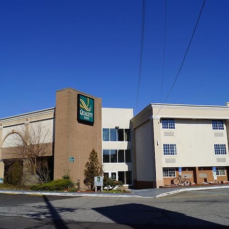 Quality Inn & Conference Center Maple Shade エクステリア 写真