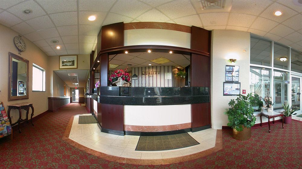 Quality Inn & Conference Center Maple Shade エクステリア 写真