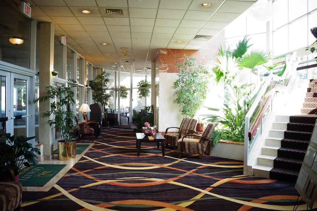 Quality Inn & Conference Center Maple Shade エクステリア 写真
