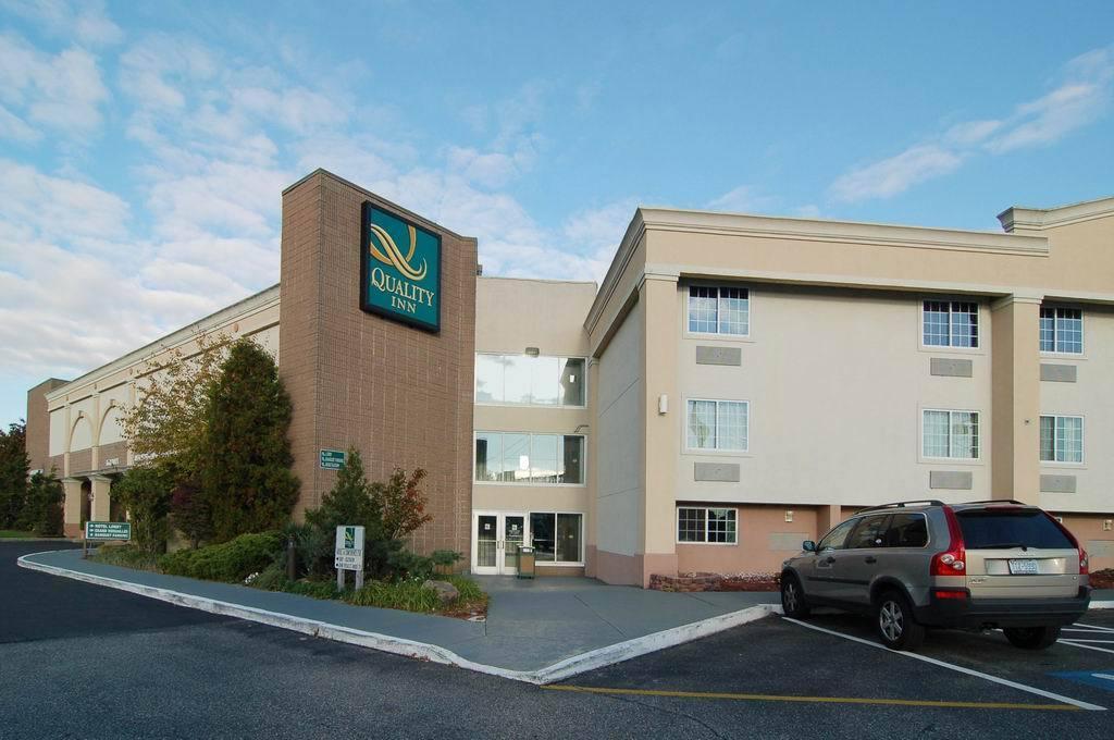 Quality Inn & Conference Center Maple Shade エクステリア 写真